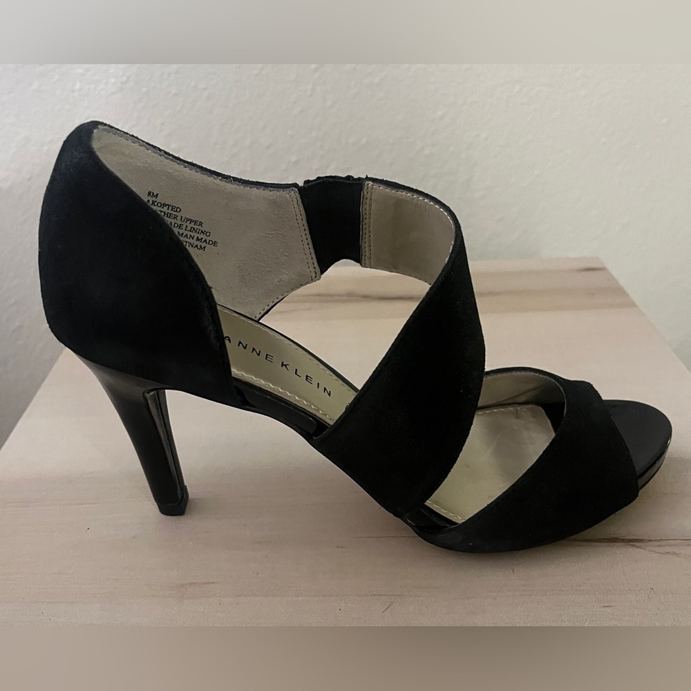 Beautiful 🖤 ANNE KLEIN sandals leather SZ:8